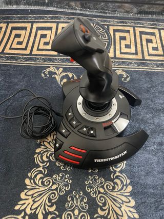 Joystick Thrustmaster T.Flight Stick