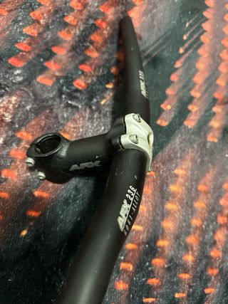 Manillar y potencia para bicicleta