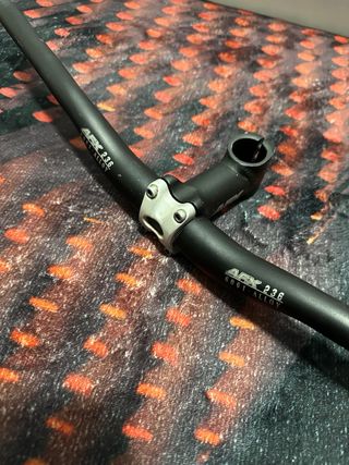 Manillar y potencia para bicicleta