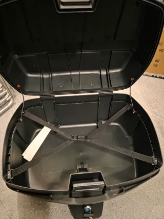 Maleta negra para moto