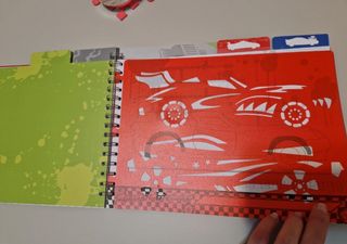 Blocco disegni auto sportive con stencils e sticke