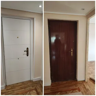 Montadores de puertas. Carpintero