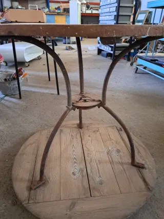 Mesa madera y hierro