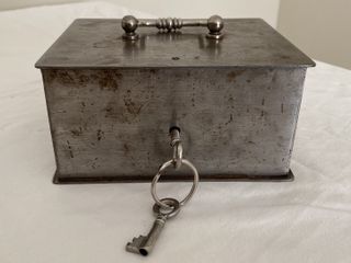 Caja caudales muy antigua