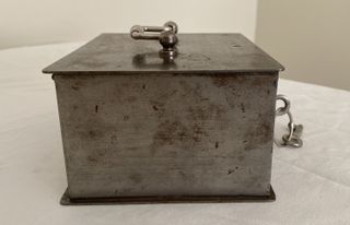 Caja caudales muy antigua