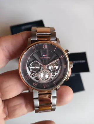 Reloj Tommy Hilfiger Bicolor Dorado y Plateado