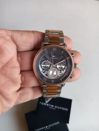 Reloj Tommy Hilfiger Bicolor Dorado y Plateado