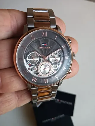 Reloj Tommy Hilfiger Bicolor Dorado y Plateado