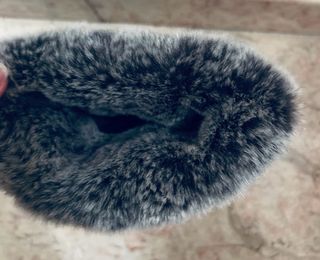 Stivali con tacco e pelliccia neri