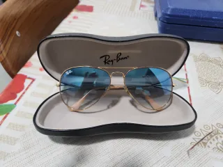 Gafas de sol Ray-Ban Aviator azules y doradas