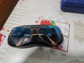 Gafas de sol Ray-Ban Aviator azules y doradas