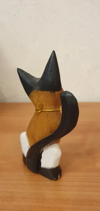 Statuetta gatto in legno dipinto