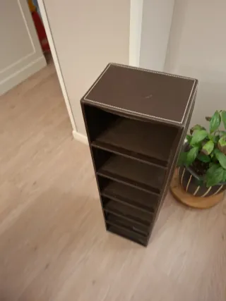 Estantería de piel para CDs