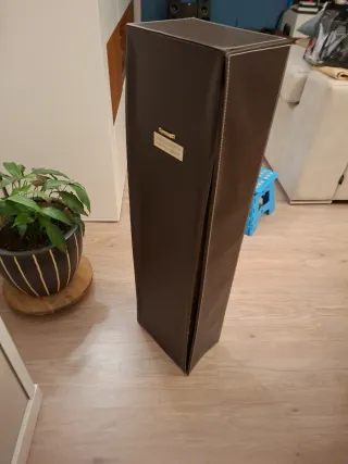 Estantería de piel para CDs