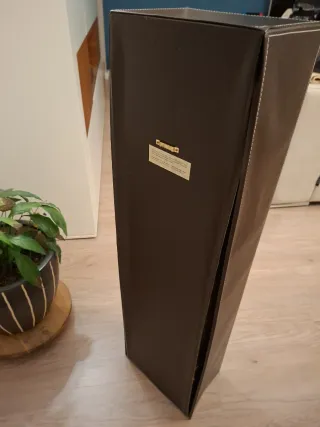 Estantería de piel para CDs