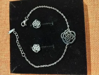 Conjunto Acero: Pulsera y Pendientes Flor