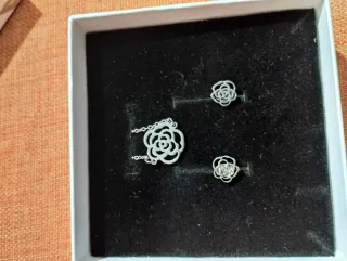 Conjunto Acero: Pulsera y Pendientes Flor