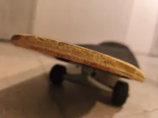 Skate Negro con Diseño de Calavera