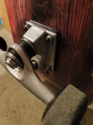 Skate Negro con Diseño de Calavera