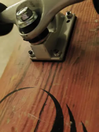 Skate Negro con Diseño de Calavera