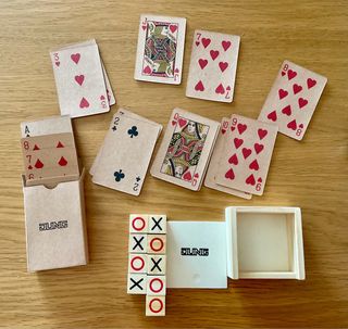 Juego de cartas y Ta Te Ti JUNG/a estrenar