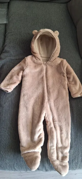 Buzo bebé peluche con capucha