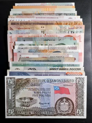 Lote 21 Billetes Extranjeros