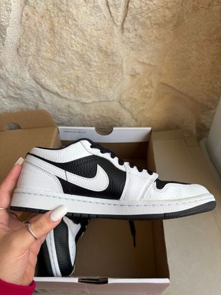 Jordan 1 Low SE Limited Edition