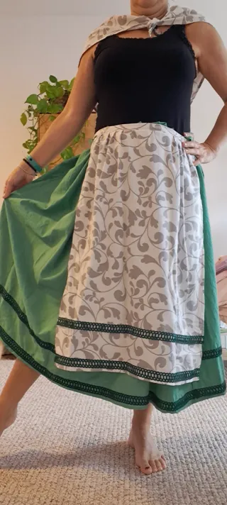 Falda 84, delantal y pañuelo baserritarra, casera,