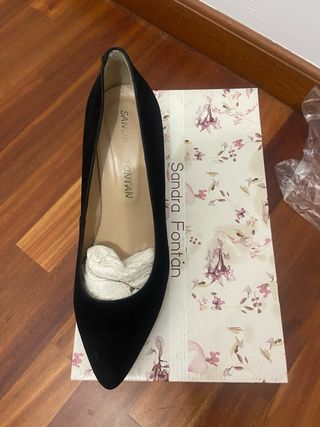 Zapatos de salón negros tacón