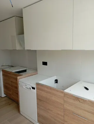 Montador de cocinas.Carpintero.