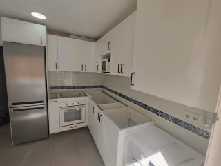 Montador de cocinas.Carpintero.