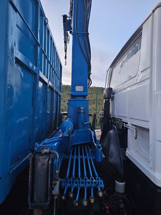 Camión grúa con caja basculante Man