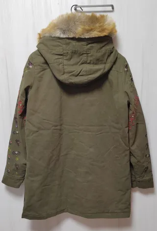 Parka Desigual capucha bordados