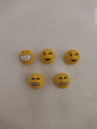 Tapones de válvula emoji divertidos