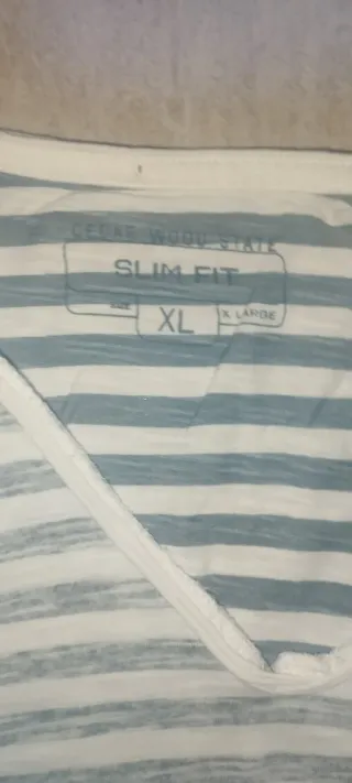 Sudadera gris con regalo