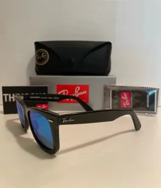 Occhiali Ray-Ban Wayfarer neri lenti blu