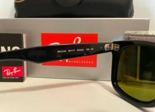 Occhiali Ray-Ban Wayfarer neri lenti blu