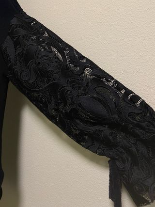 Jersey negro punto y encaje. Talla L. “ Pisonero”