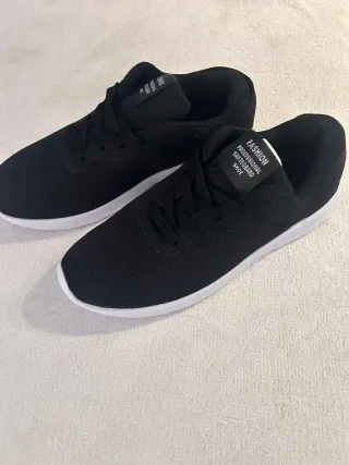 Zapatillas deportivas negras talla 40