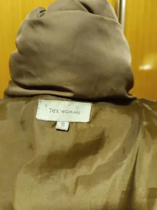 Chaquetón marrón con cinturón