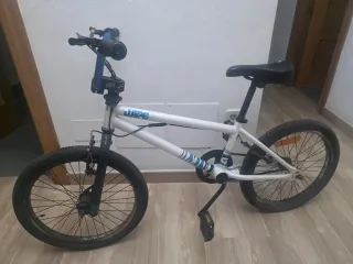 Bicicleta BMX Blanca