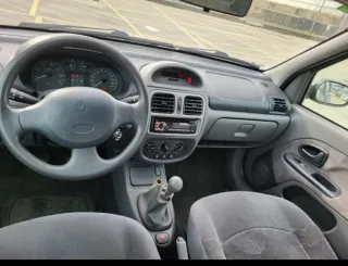 Renault Clio 2000