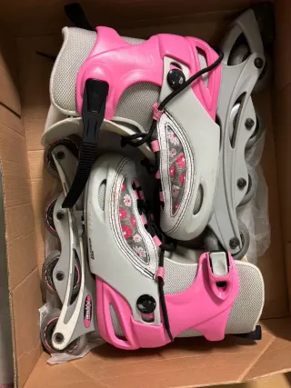 Pattini da bambina rosa e grigi