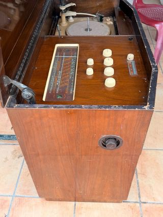 Mueble Tocadiscos La Voz de su Amo