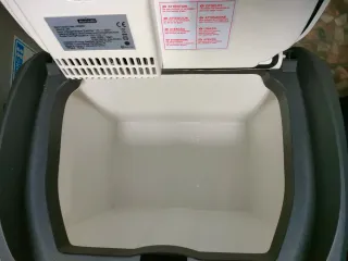 Nevera portátil eléctrica NORAUTO sin usar