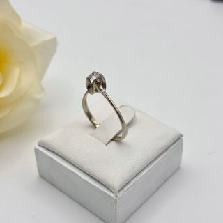 Anillo de oro 18kt con diamante