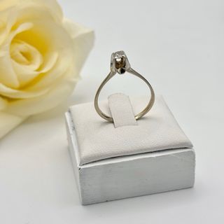 Anillo de oro 18kt con diamante