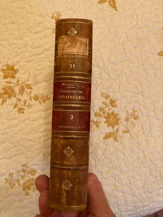 Lote de volúmenes antiguos