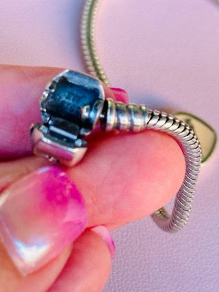 Pulsera Pandora y Charm